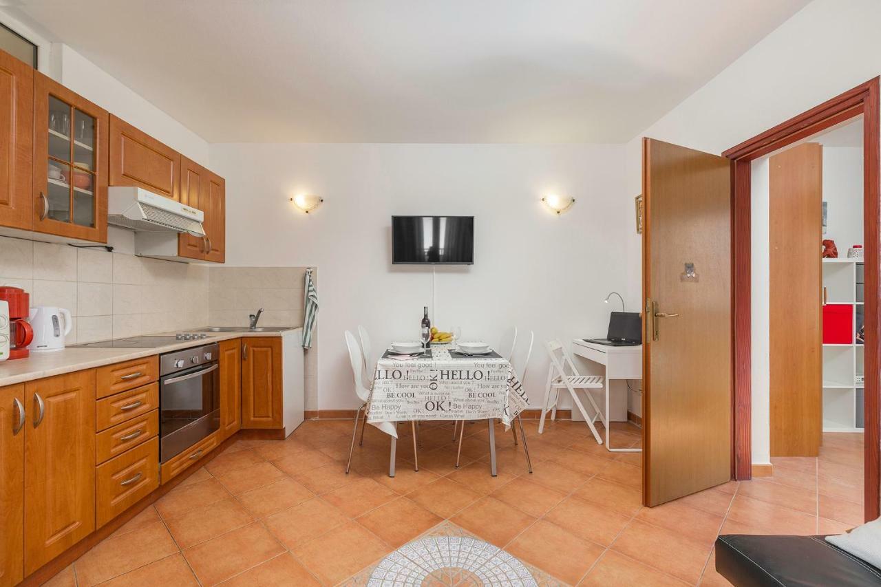Apartment Sara Rovinj Exterior foto